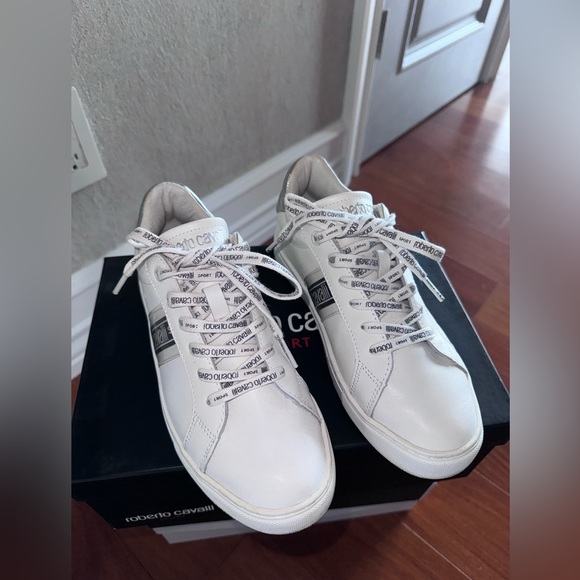 Shoes - Picture 2 of 4